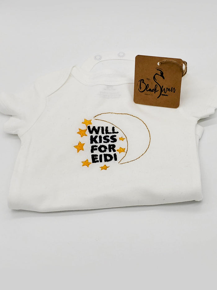 Will kiss for eidi - Embroidered baby onesie/bodysuit - Baby clothing - Perfect gift